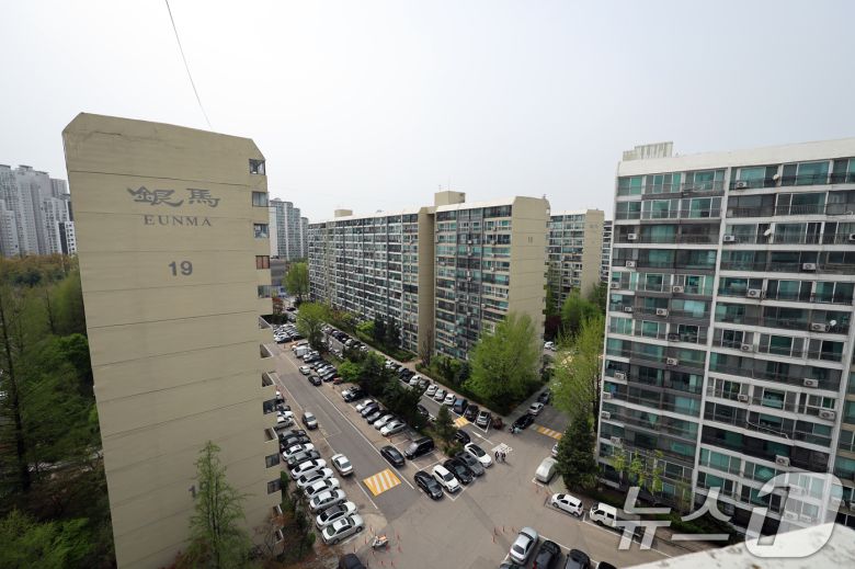 강남 대표 재건축 단지인 대치동 은마아파트, 최고 49층·5962가구 규모로 재건축 예정. /뉴스1 ⓒ News1 황기선 기자