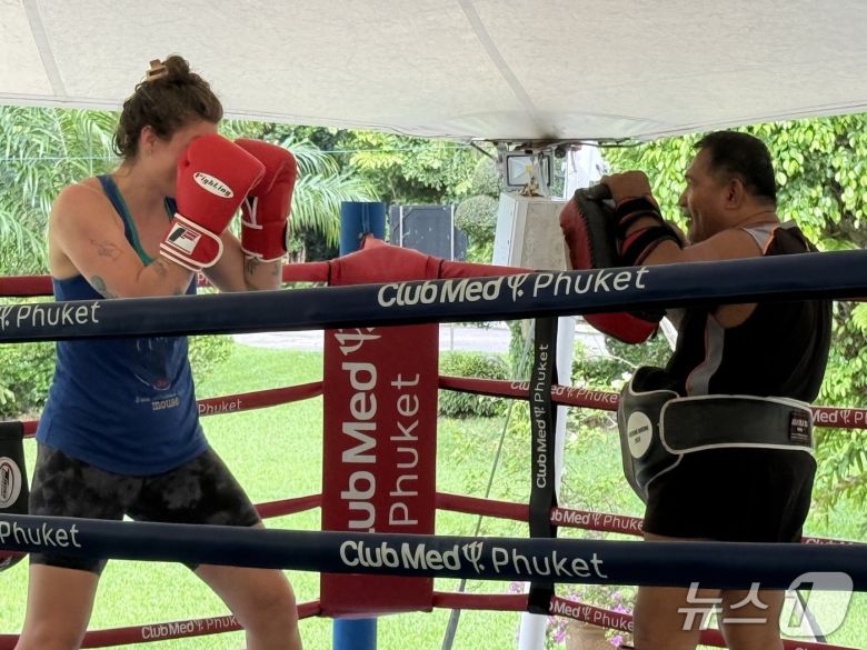 클럽메드푸껫의 타이복싱 클래스가 진행되는 모습. ⓒ 뉴스1 김형준 기자