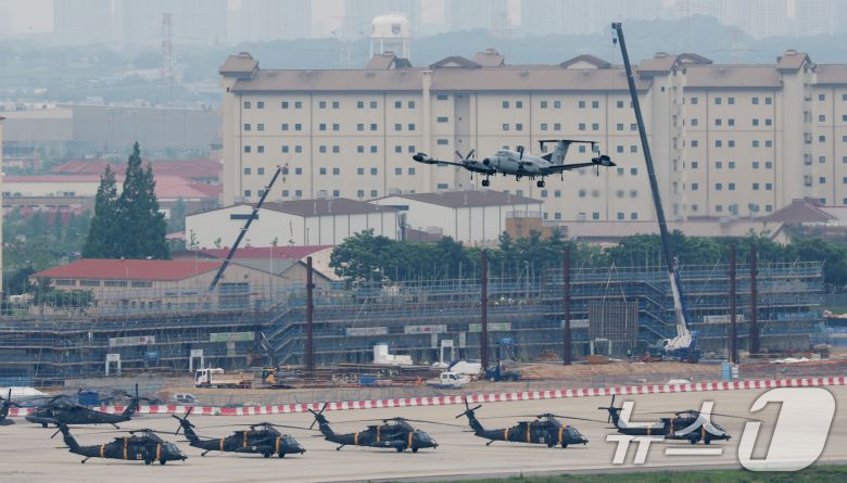 경기 평택시 팽성읍 주한미군기지 캠프 험프리스에 정찰기 RC-12X 가드레일이 이륙하고 있는 모습. 2025.5.23/뉴스1 ⓒ News1 김영운 기자