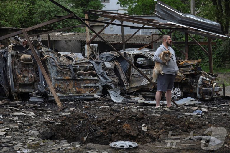 러시아가 24일(현지시간) 우크라이나 전역에 역대 최대 규모의 드론 공습을 감행했다. ⓒ 로이터=뉴스1