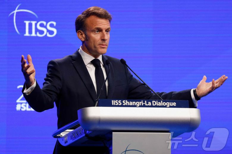 30일(현지시간) 에마뉘엘 마크롱 프랑스 대통령이 싱가포르에서 열린 제22차 아시아안보회의(샹그릴라 대화)에 참석해 연설하고 있다. 2025.05.30 ⓒ AFP=뉴스1 ⓒ News1 김지완 기자
