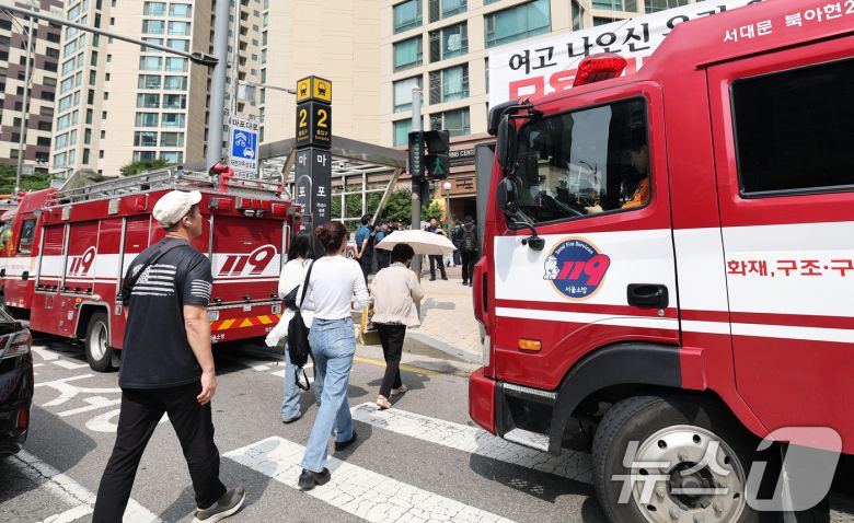 31일 오전 방화로 추정되는 화재가 발생한 서울 지하철 5호선 마포역이 출입 통제되고 있다. 2025.5.31/뉴스1 ⓒ News1 오대일 기자