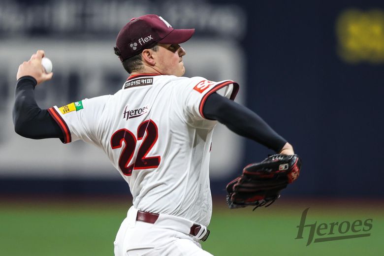 키움 히어로즈 외국인 투수 케니 로젠버그가 31일 열린 2025 KBO리그 고척 두산 베어스전에 선발 등판해 7⅓이닝 무실점 호투를 펼쳐 팀의 1-0 승리를 이끌었다. (키움 히어로즈 제공)