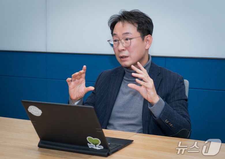 소병홍 HP 퍼스널 시스템 카테고리 전무가 뉴스1과 인터뷰하고 있다.(HP코리아 제공)