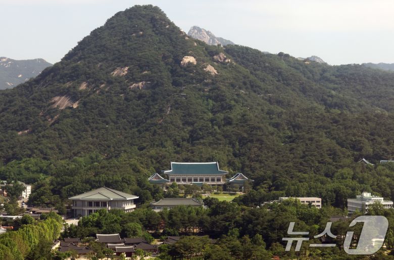 청와대가 다시 대통령 집무실로 변경될 예정인 가운데 이재명 제21대 대통령은 당분간 용산 대통령실을 집무실로 사용한다. 2025.6.4/뉴스1 ⓒ News1 임세영 기자