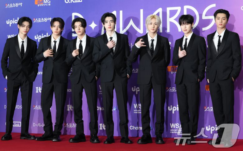 엔하이픈 니키(왼쪽부터)와 희승, 제이크, 성훈, 정원, 선우, 제이 ⓒ News1