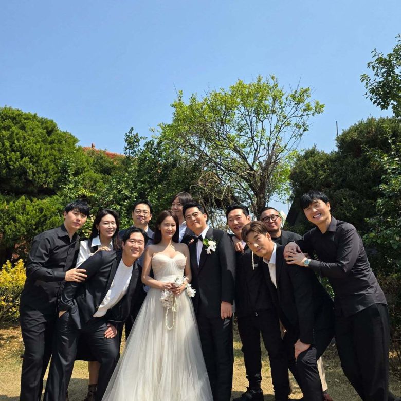 김지민, 김준호(가운데, 권재관 인스타그램)
