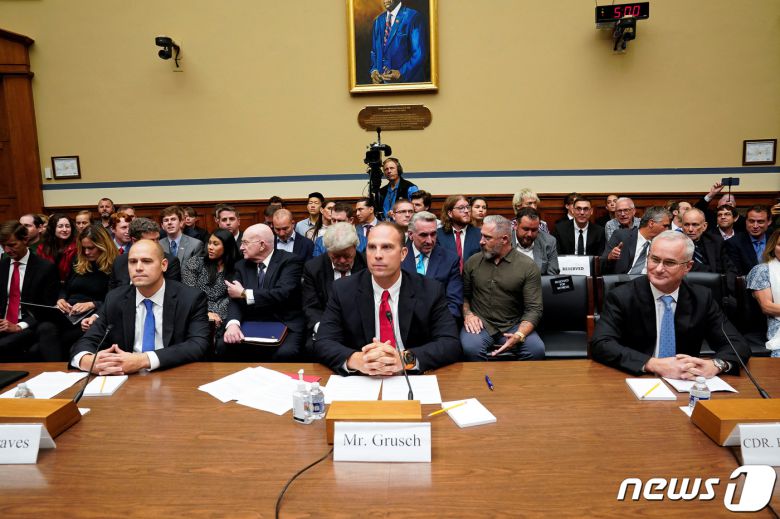 데이비드 그루쉬 전 미국 국가정찰국장이 지난 2023년 7월 26일(현지시간) 워싱턴 의사당 하원 소위원회 미확인공중현상(UAP) 청문회에 출석을 하고 있다. 2023.7.27 ⓒ 로이터=뉴스1 ⓒ News1 우동명 기자