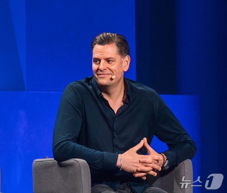 마커스 인팡거 리플엑스 수석 부사장이  11일 싱가포르 레블스시티 컨벤션 센터에서 열린 'APEX 2025' 행사에서 발표하고 있다.2025.6.11.뉴스1