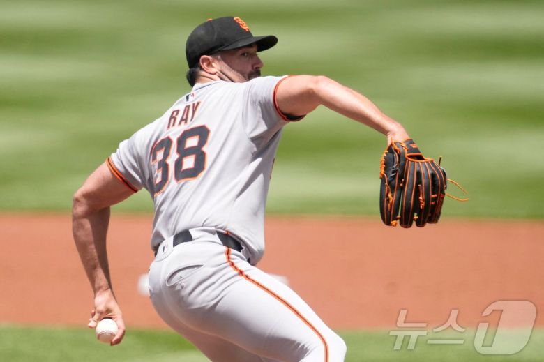 2021년 아메리칸리그 사이영상 수상자 로비 레이는 올 시즌 13경기에서 8승 1패 평균자책점 2.44로 활약하고 있다. ⓒ AFP=뉴스1