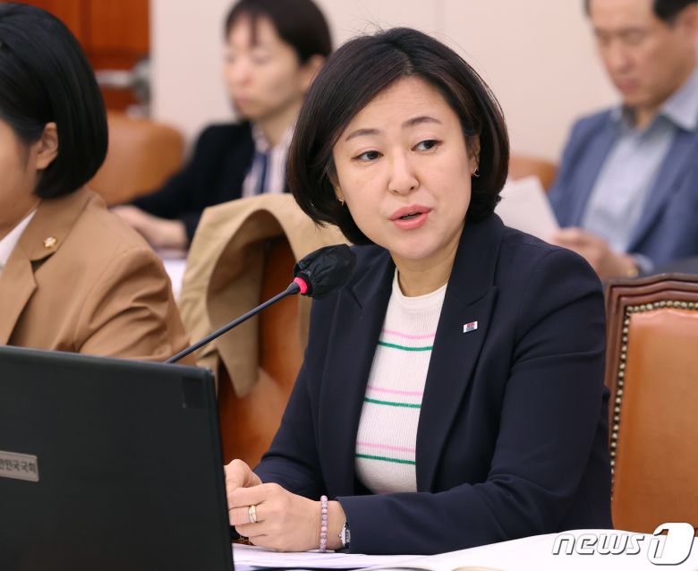 황보승희 무소속 의원이 서울 여의도 국회에서 열린 문화체육관광위원회 국정감사에서 질의를 하고 있다. 2023.10.12/뉴스1 ⓒ News1 송원영 기자
