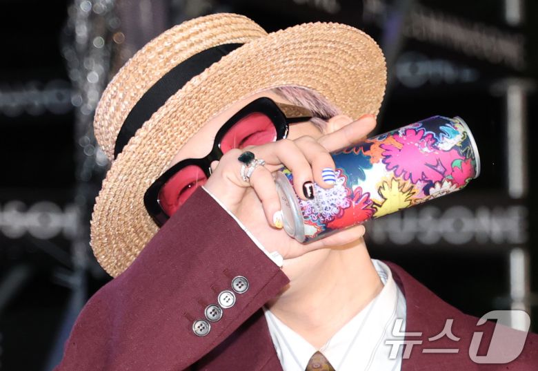 빅뱅 지드래곤(GD,권지용)이 13일 오후 서울 용산구 그랜드 하얏트 서울 호텔에서 열린 '피스마이너스원 프리미엄 하이볼 론칭 파티-더 시그널(THE SIGNAL)'에 참석해 미소를 짓고 있다. ⓒ News1 권현진 기자