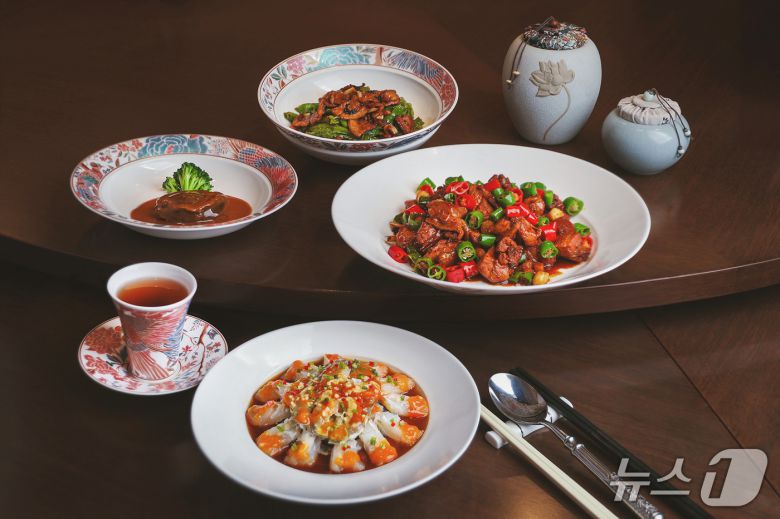 제주신화월드 레스토랑 '용푸'의 시그니처 메뉴들.(제주신화월드 제공)