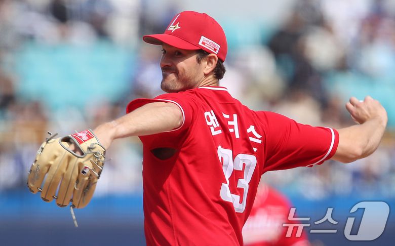 SSG 랜더스 외국인 투수 드류 앤더슨은 16일 현재 KBO리그 평균자책점 1위와 탈삼진 2위에 올라있다. 2025.3.8/뉴스1 ⓒ News1 공정식 기자