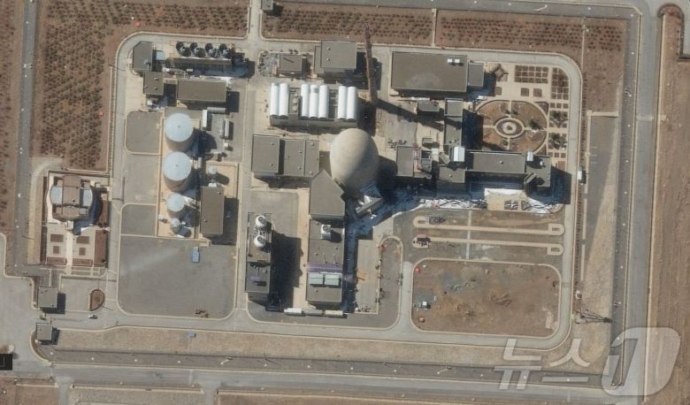 이스라엘이 19일 공습을 가한 이란 중서부 아라크 중수로 핵시설. 2025년 2월 15일 촬영한 맥사테크놀러지의 위성사진이다. 2025.2.15 ⓒ 로이터=뉴스1 ⓒ News1 강민경 기자