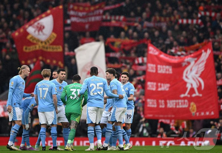 킥오프를 앞둔 맨시티 선수들 ⓒ AFP=뉴스1