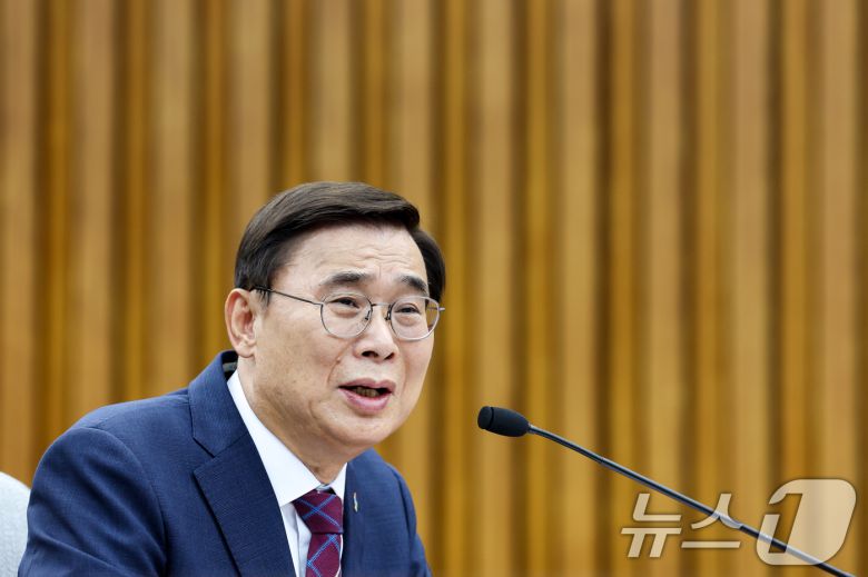이종석 국가정보원장 후보자가 19일 오전 서울 여의도 국회에서 열린 인사청문회에 출석해 의원 질의에 답하고 있다. 2025.6.19/뉴스1 ⓒ News1 안은나 기자