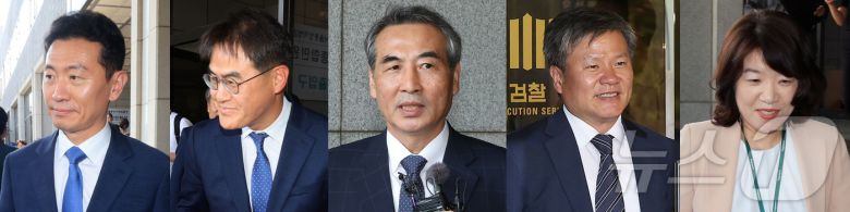 윤석열 전 대통령의 부인 김건희 여사 의혹 관련 사건을 맡은 민중기 특검팀이 18일 오후 서울중앙지방검찰청에서 박승환 검사장 직무대리와의 면담을 마친 뒤 이동하고 있다. 사진 왼쪽부터 박상진 특검보, 김형근 특검보, 민중기 특별검사, 문홍주 특검보, 오정희 특검보. 2025.6.18/뉴스1 ⓒ News1 김진환 기자