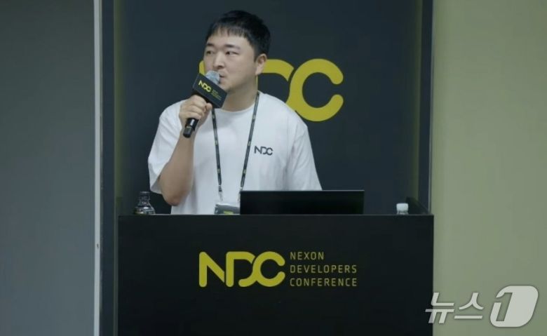 오진욱 넥슨코리아 게임밸류에이션팀 팀장이 24일 경기 성남시에서 열린 넥슨개발자콘퍼런스(NDC)에서 '흥행 예측 AI 개발 활용 도전기'를 주제로 발표하고 있다.(NDC 생중계 화면 갈무리)2025.6.24/뉴스1