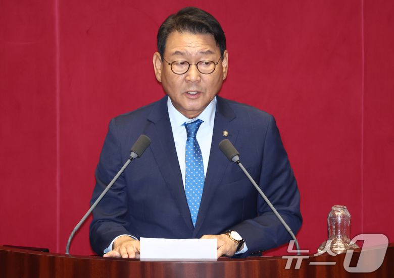 국회 문화체육관광위원장에 당선된 김교흥 더불어민주당 의원이 27일 오후 서울 여의도 국회에서 열린 본회의에서 당선 인사말을 하고 있다. 2025.6.27/뉴스1 ⓒ News1 김민지 기자