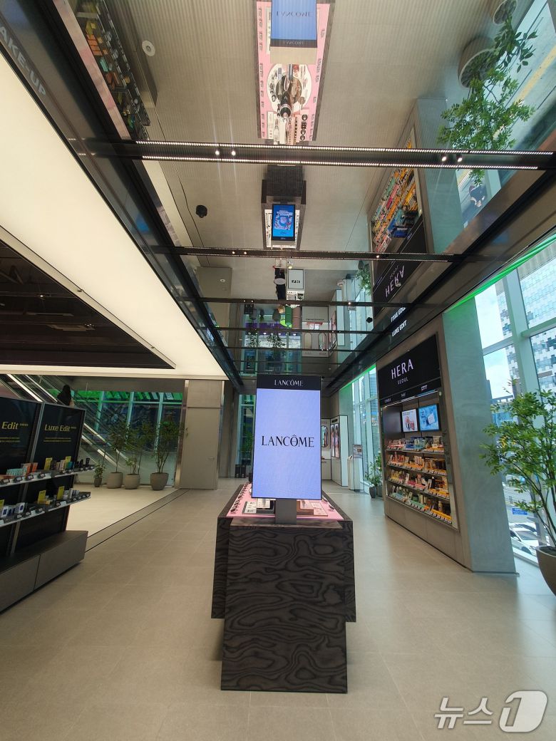 CJ올리브영이 2일 강남 최대 규모의 ‘센트럴 강남 타운’을 오픈했다. 2025.7.2/뉴스1 ⓒ News1 김명신 기자