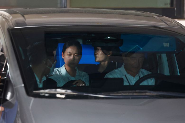 윤석열 전 대통령 배우자 김건희 여사 의혹을 수사하는 민중기 특별검사팀이 3일 서울 종로구 삼부토건 본사에서 압수수색을 마친 뒤 차량에 압수품을 싣고 이동하고 있다. (공동취재) 2025.7.3/뉴스1 ⓒ News1 황기선 기자