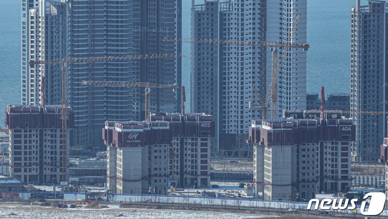 인천 연수구 송도신도시 신축아파트 공사현장의 모습. 뉴스1 ⓒ News1 김도우 기자