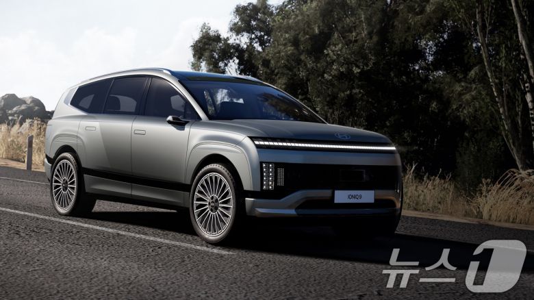 현대자동차가 2월 출시한 대형 순수 전기 스포츠유틸리티차(SUV) '아이오닉 9' 모습<자료사진>. (현대차 제공. 재판매 및 DB 금지) 2025.02.13/뉴스1