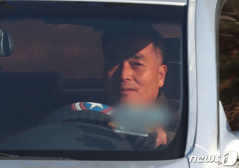 채 모 상병 순직 사건을 수사하다 항명 혐의로 입건된 박정훈 전 해병대 수사단장이 2023년 11월 28일 오전 경기 화성시 해병대사령부에서 열린 보직해임 심의위원회에 출석하고 있다. 2023.11.28/뉴스1 ⓒ News1 김영운 기자