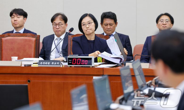 한성숙 중소벤처기업부 장관 후보자가 15일 오전 서울 여의도 국회 산업통산자원중소벤처기업위원회에서 열린 인사청문회에 출석하고 있다. 2025.7.15/뉴스1 ⓒ News1 안은나 기자