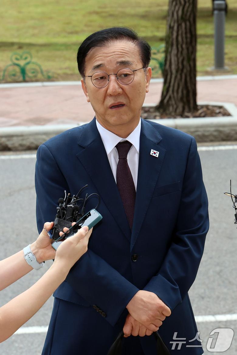 김윤덕 국토교통부 장관 후보자가 15일 오전 경기 과천시 정부과천청사에 마련된 인사청문회 사무실로 출근하며 소감을 밝히고 있다. 2025.7.15/뉴스1 ⓒ News1 황기선 기자