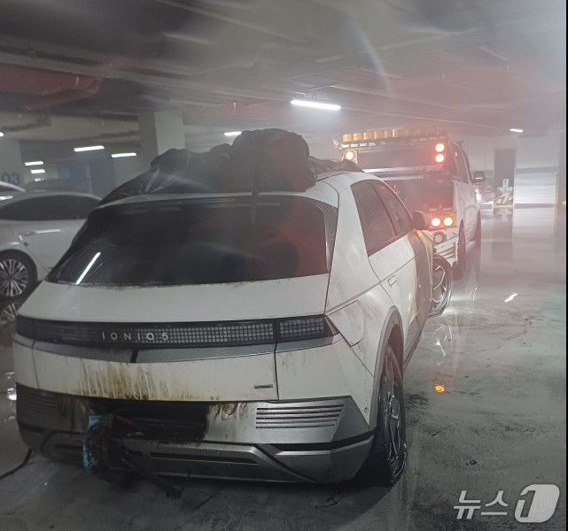 천안 동남구 청당동 아파트 지하주차장 전기차 화재 현장. (천안동남소방서 제공, 재판매 및 DB금지) / 뉴스1