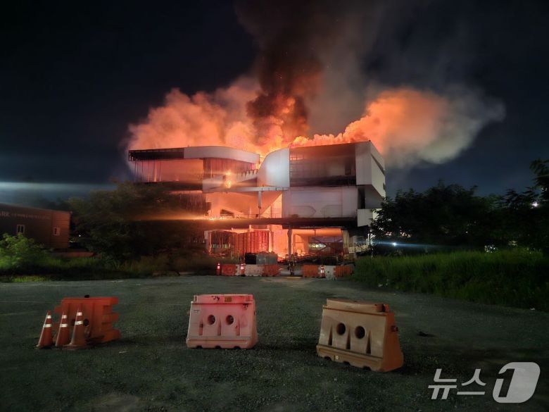 화재 현장. (경기도소방재난본부 제공. 재판매 및 DB 금지) 2025.7.27/뉴스1