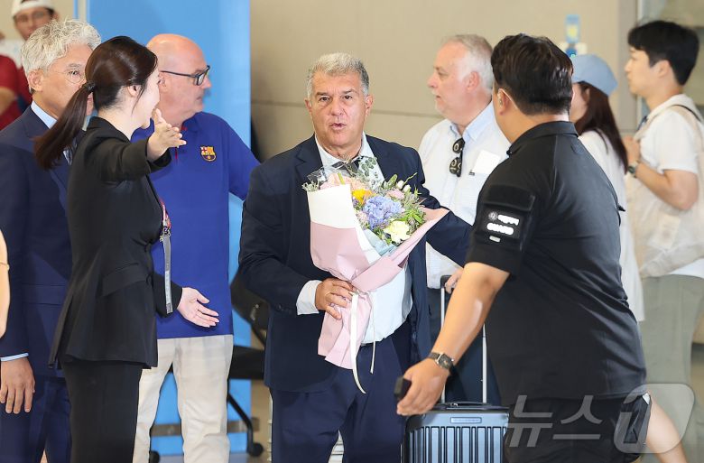 주안 라포르타 FC 바르셀로나 회장이 29일 오후 인천국제공항 2터미널을 통해 입국하고 있다. 2025.7.29/뉴스1 ⓒ News1 김진환 기자