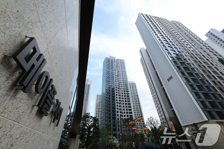 서울 서초구 잠원동 메이플자이 아파트 단지의 모습. /뉴스1 ⓒ News1 신웅수 기자