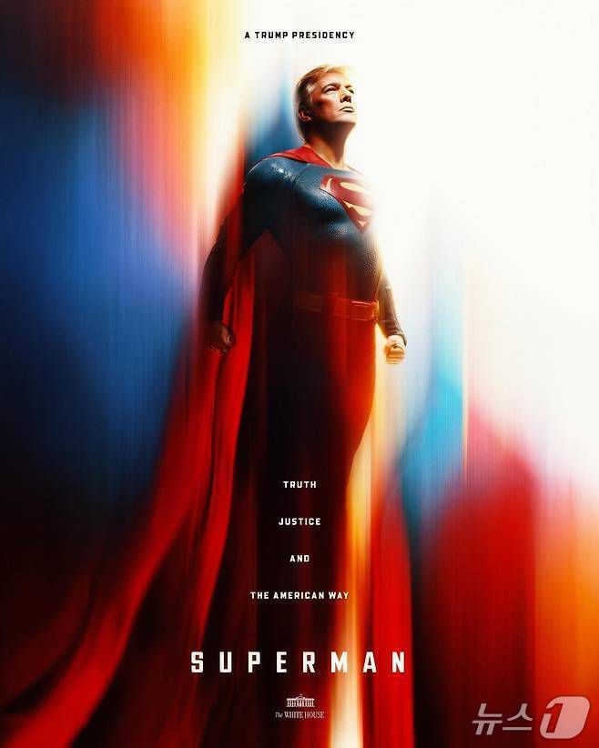 백악관이 지난 7월 공식 소셜미디어에 트럼프를 슈퍼맨으로 묘사한 인공지능(AI) 이미지를 올리고 "희망의 상징, 진실, 정의, 미국의 길, 슈퍼맨 트럼프"이란 문구를 붙였다. 출처: 백악관 공식 엑스(X) 계정