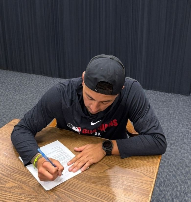 롯데 자이언츠가 새로운 외국인 투수 빈스 벨라스케즈와 계약했다. (롯데 자이언츠 제공)