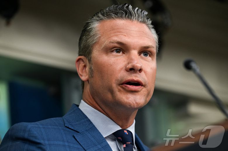 피트 헤그세스 미국 국방장관이 11일(현지시간) 백악관 기자회견에서 발언하고 있다. 2025.8.11. ⓒ 로이터=뉴스1