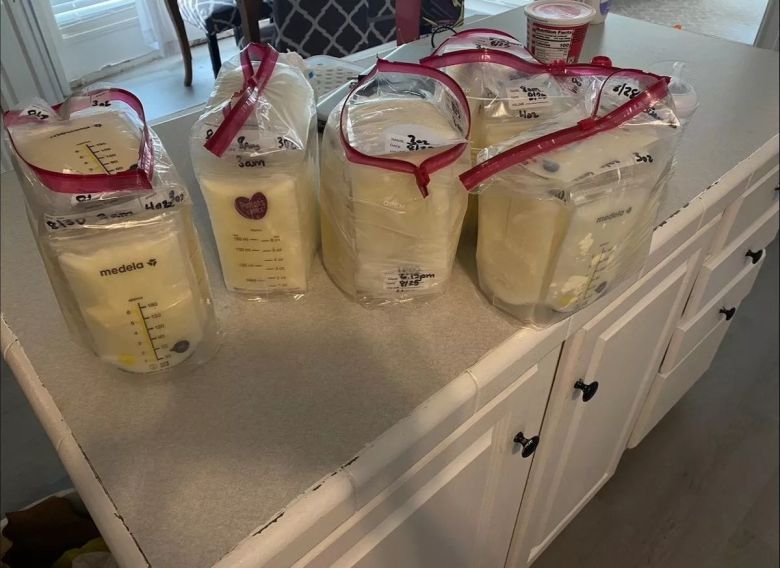 스텔리가 판매하는 모유. (더 미러)