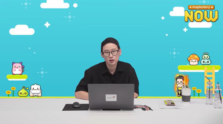 김창섭 메이플스토리 총괄 디렉터가 이달 14일 라이브 방송을 진행하고 있다.(메이플스토리 유튜브 채널 갈무리)2025.8.19/뉴스1