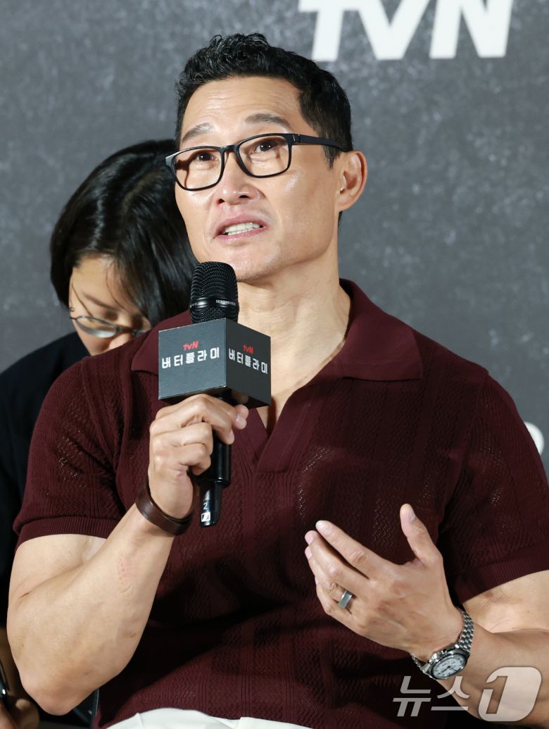 배우 김지훈이 21일 오전 서울 용산구 CGV용산아이파크몰에서 열린 아마존 프라임비디오 '버터플라이' 기자간담회에 참석해 취재진 질문에 답하고 있다. ‘버터플라이(Butterfly)’는 동명의 그래픽 노블을 원작으로 한 스파이 스릴러 시리즈다. 전직 미 정보요원 데이비드 정(대니얼 대 킴 분)과 그를 죽이기 위해 파견된 현직 요원 레베카(레이나 하디스티 분)의 쫓고 쫓기는 이야기를 그렸다. 2025.8.21/뉴스1 ⓒ News1 권현진 기자