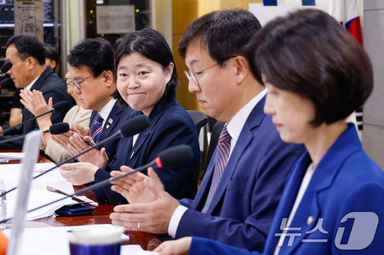 손뼉치는 임은정 검사장. 2025.8.29/뉴스1 ⓒ News1 안은나 기자