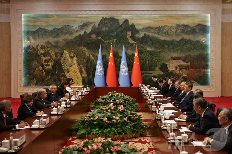 시진핑 중국 국가주석과 안토니오 구테흐스 유엔 사무총장이 상하이협력기구(SCO) 정상회의 개최에 앞선 30일 중국 톈진에서 만났다. 2025.8.30 ⓒ 로이터=뉴스1 ⓒ News1 정은지 특파원