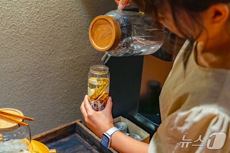 '강화를 담은 담은주' 만들기 체험(한국관광공사 제공)