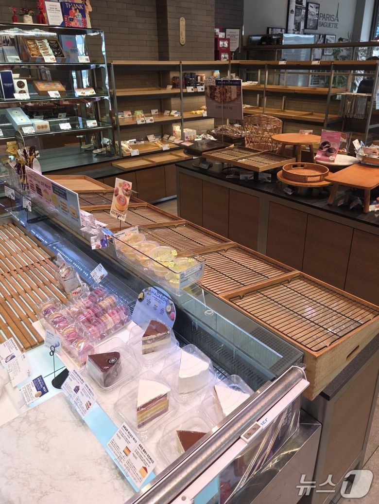 SKT 고객감사제의 영향으로 빈 파리바게뜨의 매대 2025.08.20/뉴스1 ⓒNews1 김정현 기자