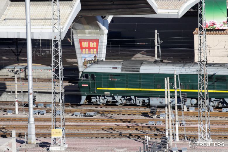 지난 2019년 1월 김정은 북한 노동당 총비서가  탑승한 것으로 보이는 특별열차가 베이징 역에 도착하는 모습. ⓒ 로이터=뉴스1 ⓒ News1 우동명 기자