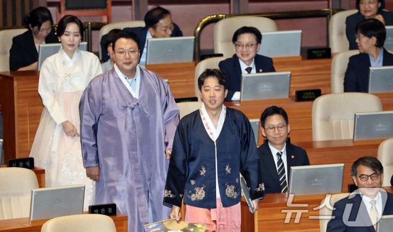 이준석 개혁신당 대표가 1일 오후 서울 여의도 국회에서 열린 제429회 국회(정기회) 개회식에 참석하고 있다. 2025.9.1/뉴스1 ⓒ News1 이승배 기자