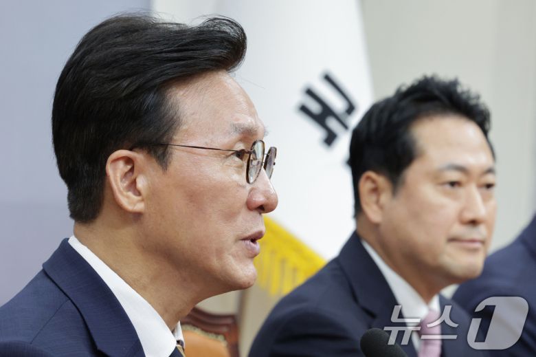 김민석 국무총리가 1일 오전 서울 여의도 국회에서 장동혁 국민의힘 대표를 예방하고 있다. 2025.9.1/뉴스1 ⓒ News1 신웅수 기자