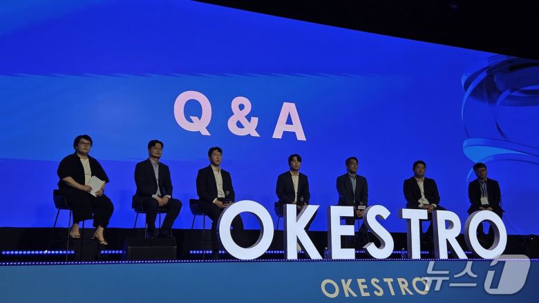 왼쪽부터 박소아 오케스트로 클라우드 대표, 서영석 설루션전략본부 본부장, 이유종 플랫폼개발본부 본부장, 김영광 대표 겸 CTO, 박의규 인공지능연구소 소장, 김성구 DevOps개발본부 본부장, 정재헌 오케스트로 AGI 대표가 질의응답을 진행하고 있다. 2025.9.2 뉴스1 ⓒ News1 김민석 기자