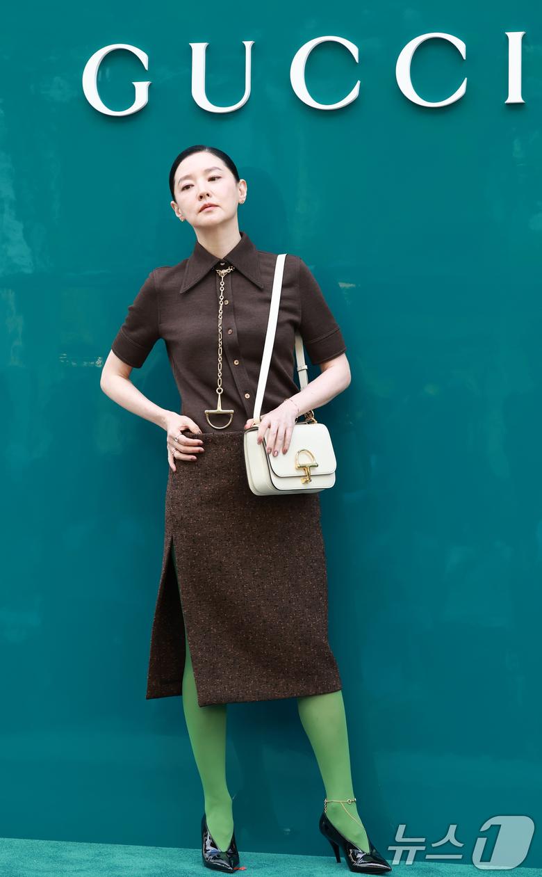 배우 이영애가 2일 오후 서울 강남구 구찌 청담 플래그십에서에서 열린 구찌(GUCCI)의 오스테리아 서울 이전·리뉴얼 오픈 기념 행사에 참석해 포즈를 취하고 있다. ⓒ News1 권현진 기자